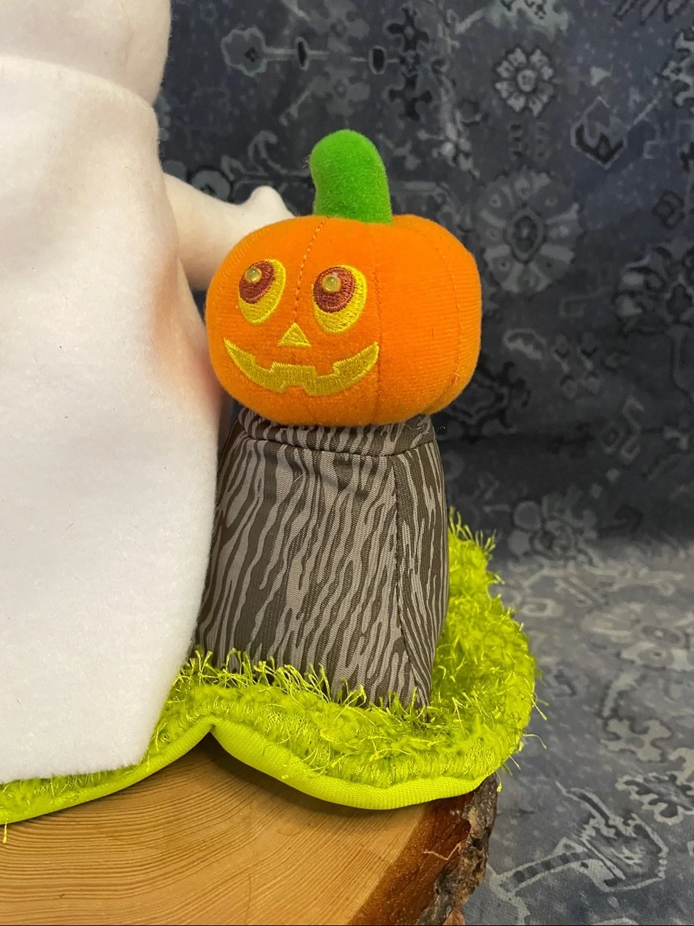 Hallmark Halloween Spooky Animated Singing Plush Ghost Pumpkin
